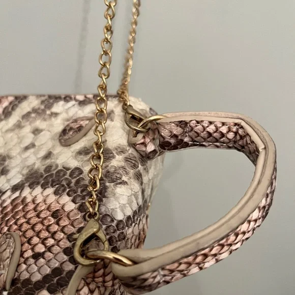 Mini Handbag Chain link Snakeskin Patterned - Picture 8 of 9